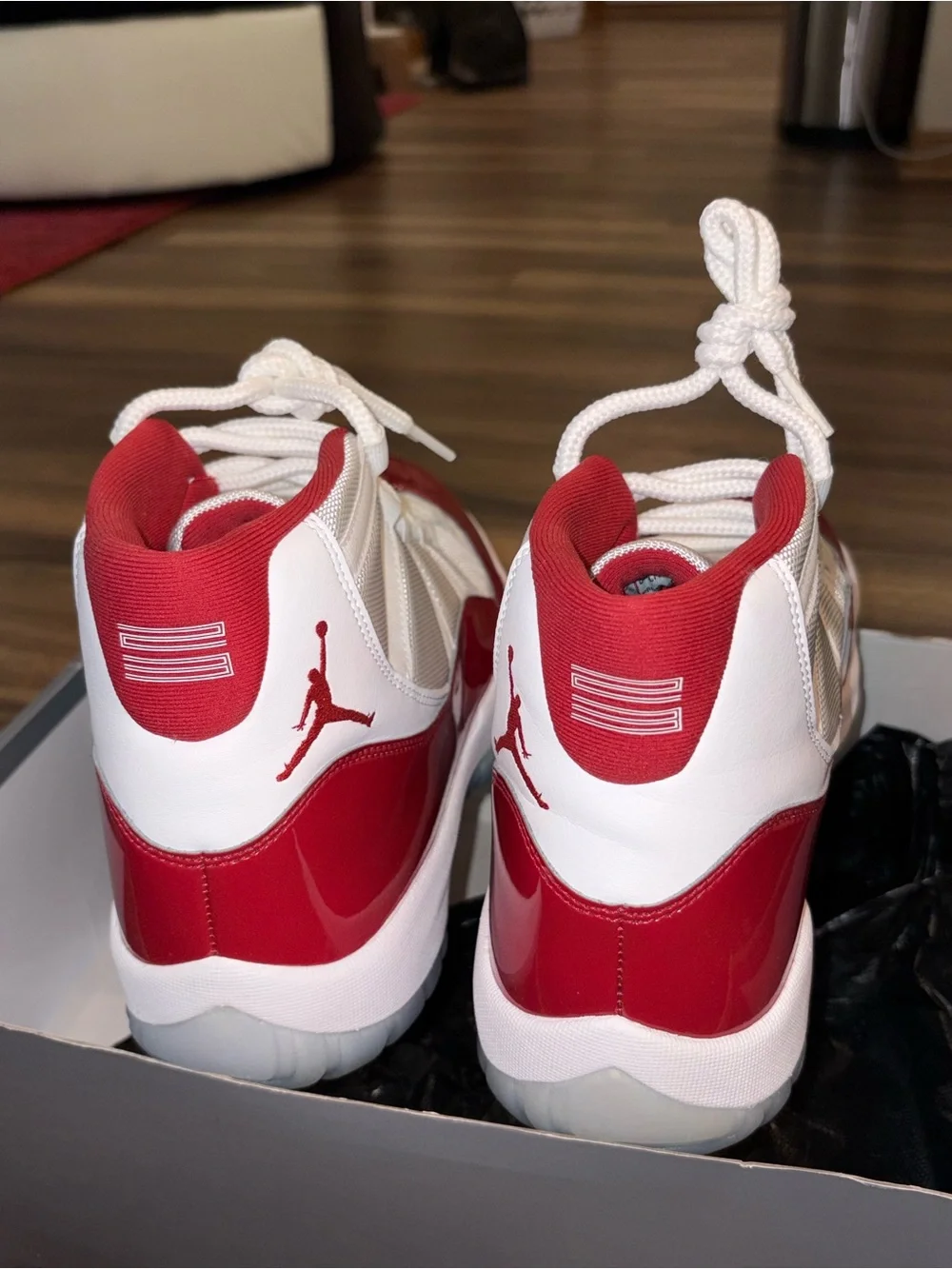 Jordan 11 Retro Cherry size 12 Like new